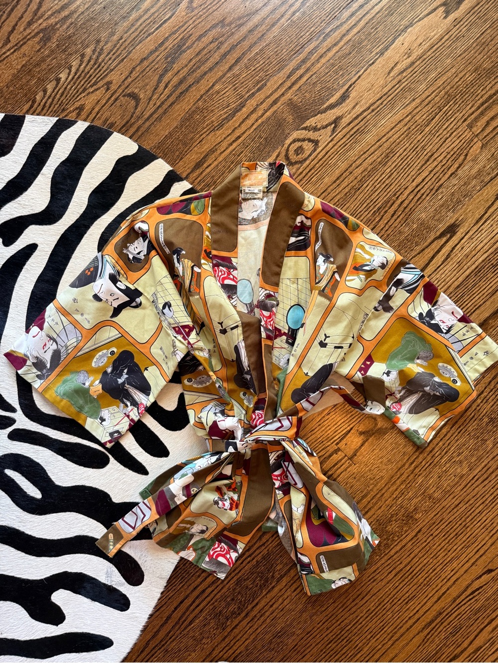 Ui-Maikai Tie-Front Kimono Jacket in Japanese Novelty Print